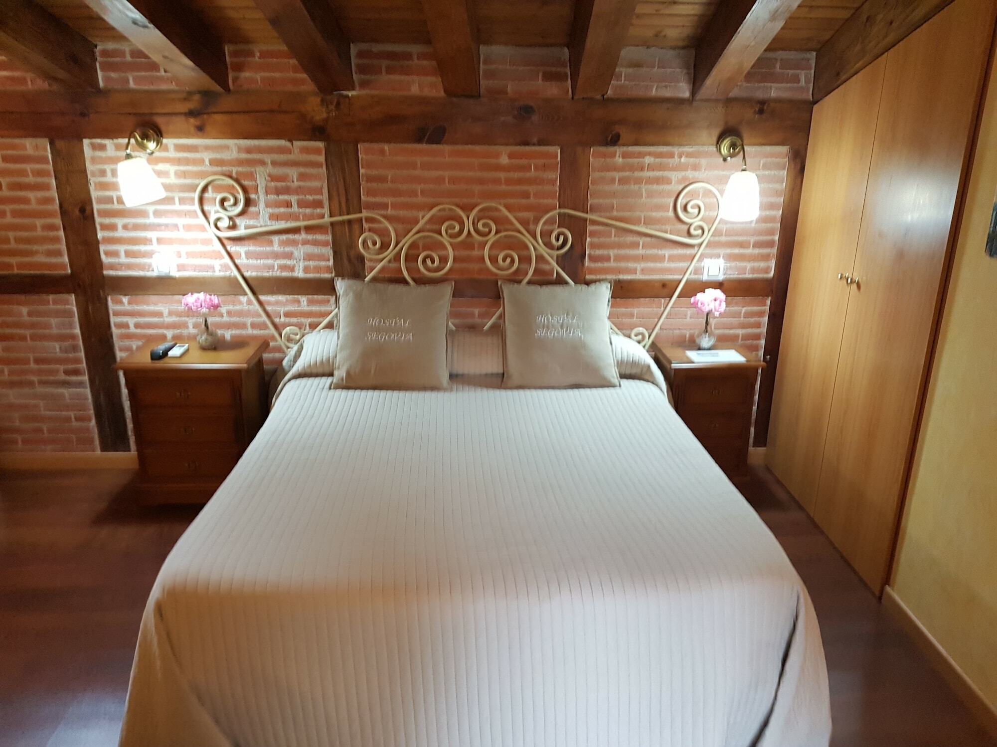 Hostal Segovia Adults Only Exterior photo